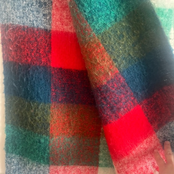 Cozy Multicolor Plaid Thickest, Warmest Scarf - Picture 3 of 3